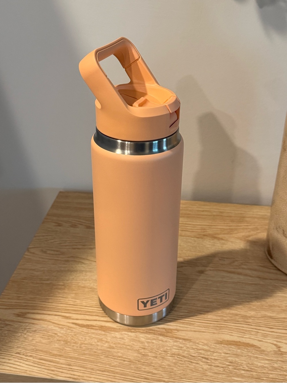 YETI Low country Peach Stainless Water Bottle with Handle Lid